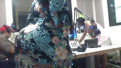 این گروه عکس لب دادن سکسی از 60 MILFs